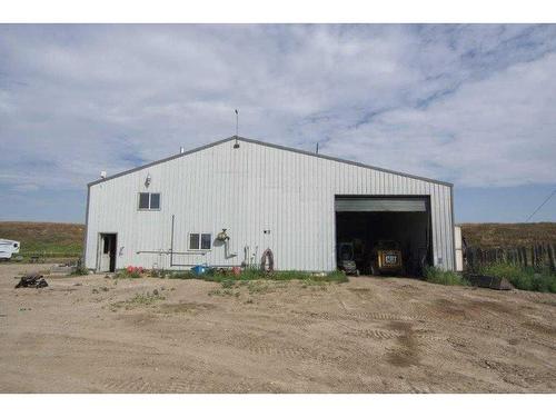 253058 Highway 817, Rural Wheatland County, AB 