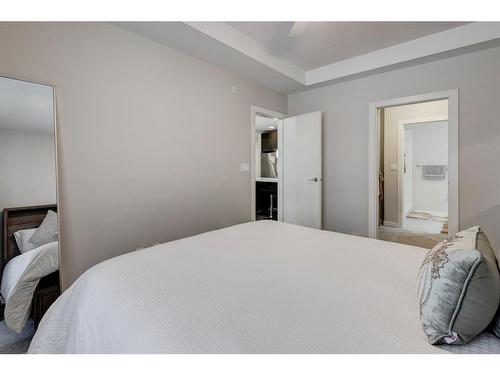 134-721 4 Street Ne, Calgary, AB - Indoor Photo Showing Bedroom