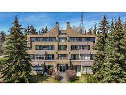 7-101 Village Heights SW Calgary, AB T3H 2L2