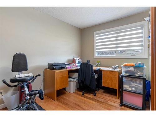 28 Templeridge Close Ne, Calgary, AB - Indoor Photo Showing Office