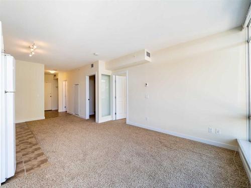 1704-3830 Brentwood Road Nw, Calgary, AB - Indoor Photo Showing Other Room