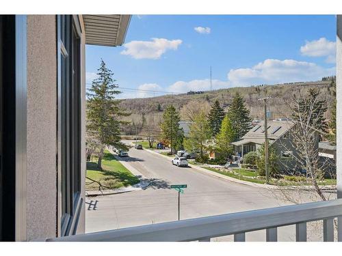 4538 Montgomery Avenue Nw, Calgary, AB - Outdoor With View