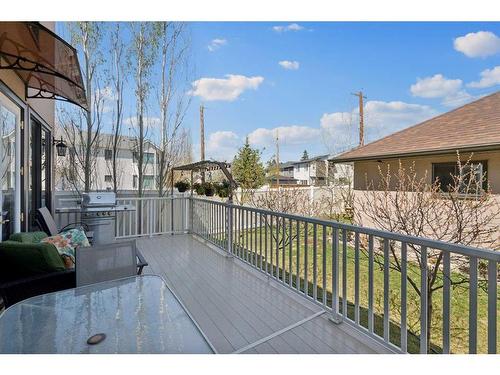 4538 Montgomery Avenue Nw, Calgary, AB - Outdoor With Exterior