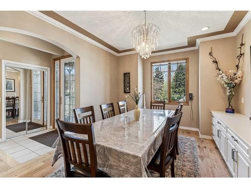 4538 Montgomery Avenue Nw, Calgary, AB - Indoor Photo Showing Dining Room