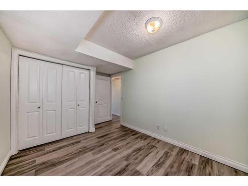 2-2415 14A Street Sw, Calgary, AB - Indoor Photo Showing Other Room