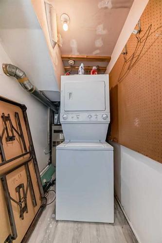 2-2415 14A Street Sw, Calgary, AB - Indoor Photo Showing Laundry Room