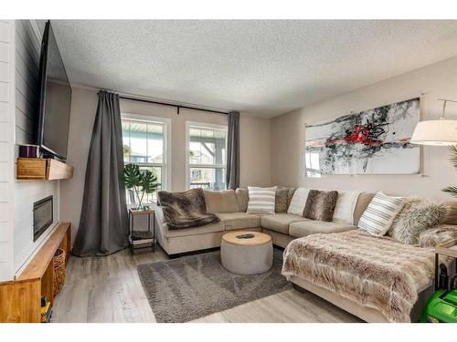 9 Legacy Gate Se, Calgary, AB - Indoor Photo Showing Living Room