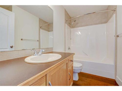 139 Cranwell Crescent Se, Calgary, AB - Indoor Photo Showing Bathroom