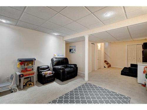 70 Riverwood Crescent Se, Calgary, AB - Indoor Photo Showing Other Room