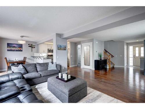 70 Riverwood Crescent Se, Calgary, AB - Indoor Photo Showing Living Room