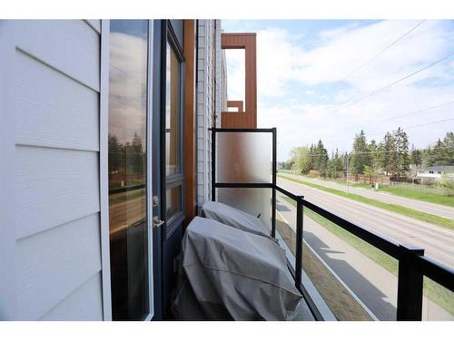 4071 32 Avenue Nw, Calgary, AB - Outdoor With Balcony With Exterior