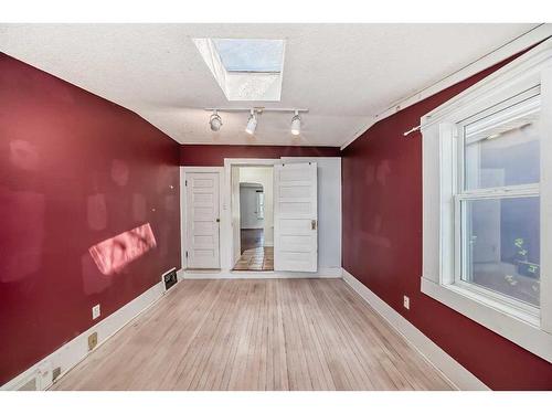 245 21 Avenue Nw, Calgary, AB - Indoor Photo Showing Other Room