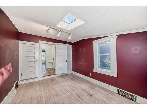 245 21 Avenue Nw, Calgary, AB - Indoor Photo Showing Other Room