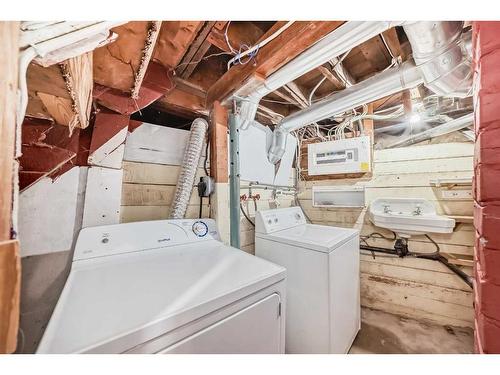 245 21 Avenue Nw, Calgary, AB - Indoor Photo Showing Laundry Room