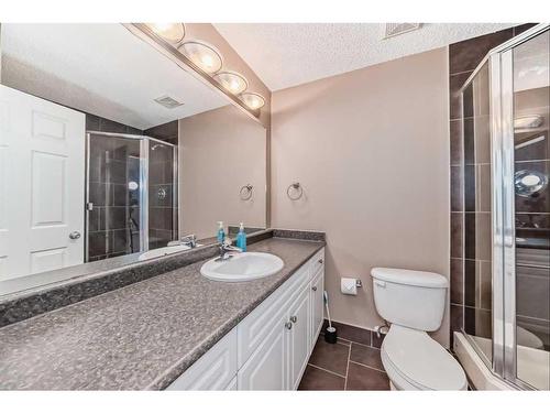 212 Stonemere Place, Chestermere, AB - Indoor Photo Showing Bathroom