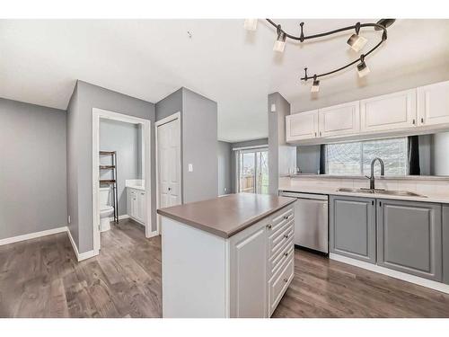 212 Stonemere Place, Chestermere, AB - Indoor Photo Showing Kitchen
