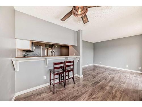 212 Stonemere Place, Chestermere, AB - Indoor Photo Showing Kitchen