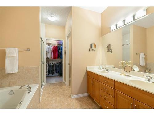 39 West Jensen Place Sw, Calgary, AB - Indoor Photo Showing Bathroom