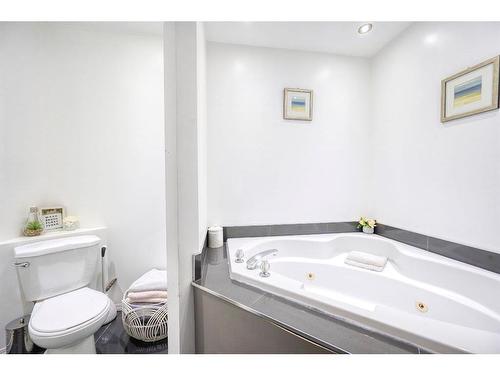 2-7 Westland Road, Okotoks, AB - Indoor Photo Showing Bathroom