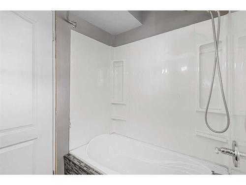 221066 Highway 56, Rural Wheatland County, AB - Indoor Photo Showing Bathroom
