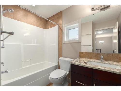 103 Kincora Heath Nw, Calgary, AB - Indoor Photo Showing Bathroom