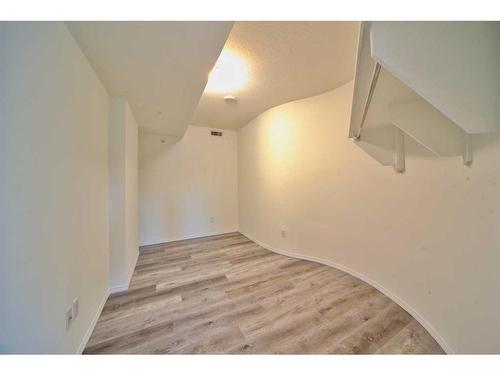 503-188 15 Avenue Sw, Calgary, AB - Indoor Photo Showing Other Room