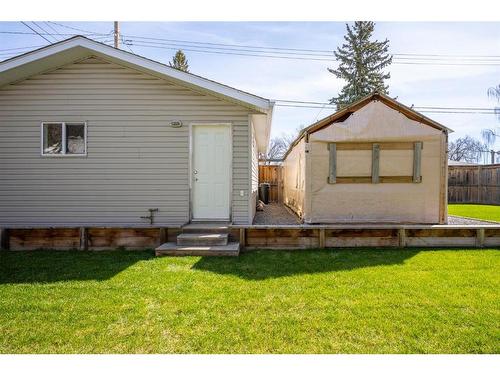 5920 Thornton Road Nw, Calgary, AB - Outdoor With Exterior