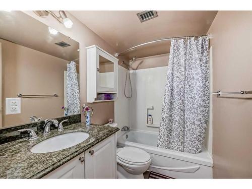 1413-4944 Dalton Drive Nw, Calgary, AB - Indoor Photo Showing Bathroom