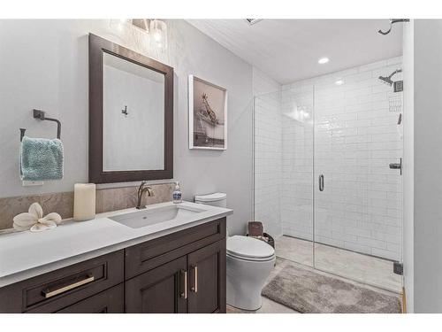 103-1105 Spring Creek Drive, Canmore, AB - Indoor Photo Showing Bathroom