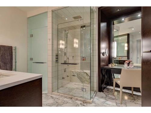 310-135 26 Avenue Sw, Calgary, AB - Indoor Photo Showing Bathroom