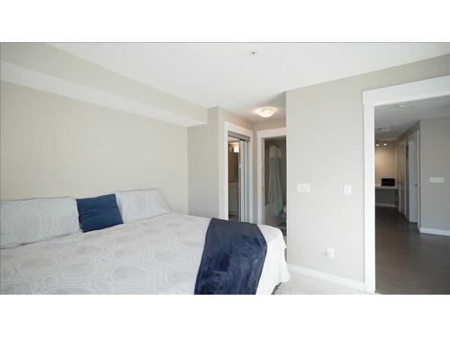 7216-302 Skyview Ranch Drive Ne, Calgary, AB - Indoor Photo Showing Bedroom