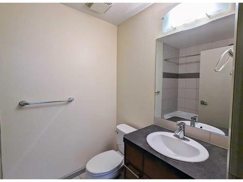 1303-210 15 Avenue Se, Calgary, AB - Indoor Photo Showing Bathroom