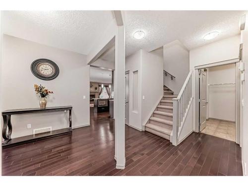 151 Everbrook Drive Sw, Calgary, AB - Indoor Photo Showing Other Room