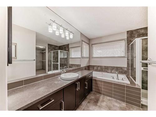 151 Everbrook Drive Sw, Calgary, AB - Indoor Photo Showing Bathroom