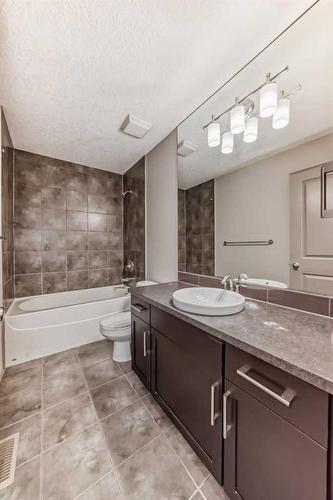 151 Everbrook Drive Sw, Calgary, AB - Indoor Photo Showing Bathroom