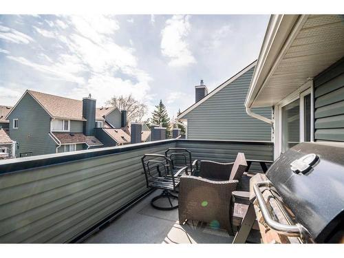 287-87 Glamis Green Sw, Calgary, AB - Outdoor With Exterior