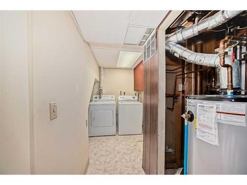 2236 98 Avenue Sw, Calgary, AB - Indoor Photo Showing Laundry Room