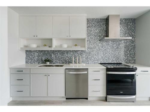 7320-1802 Mahogany Boulevard Se, Calgary, AB - Indoor Photo Showing Kitchen With Upgraded Kitchen