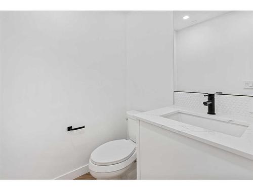 309-8445 Broadcast Avenue Sw, Calgary, AB - Indoor Photo Showing Bathroom