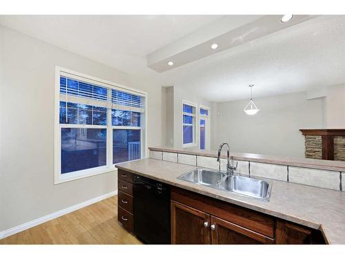 38 Discovery Heights Sw, Calgary, AB - Indoor Photo Showing Kitchen With Double Sink