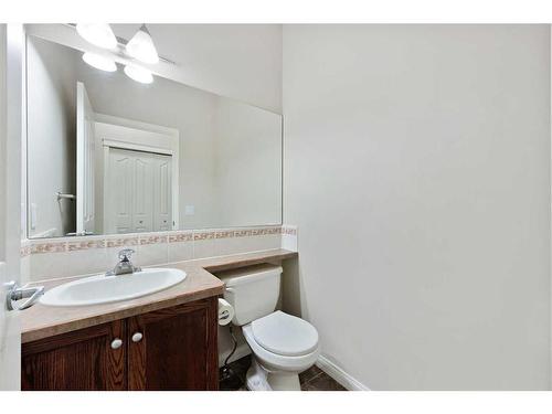 38 Discovery Heights Sw, Calgary, AB - Indoor Photo Showing Bathroom