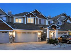 38 DISCOVERY Heights SW Calgary, AB T3H 4Y6