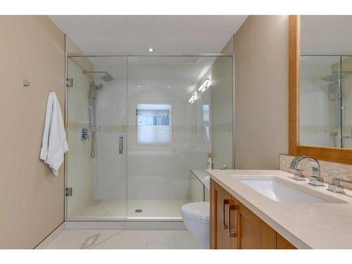 421 Stewart Creek Close, Canmore, AB - Indoor Photo Showing Bathroom