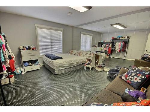 5214 15 Street, Lloydminster, AB - Indoor Photo Showing Bedroom