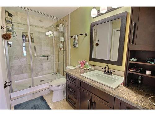 5214 15 Street, Lloydminster, AB - Indoor Photo Showing Bathroom