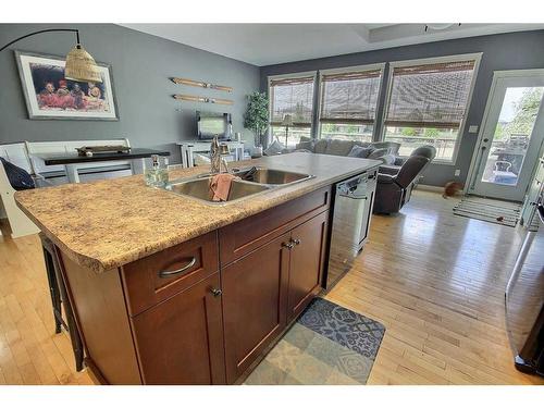 5214 15 Street, Lloydminster, AB - Indoor Photo Showing Kitchen With Double Sink