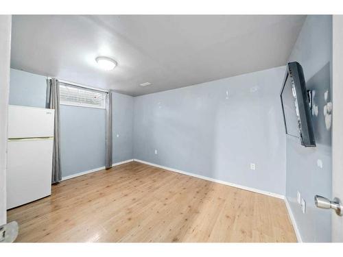 3635 27A Avenue Se, Calgary, AB - Indoor Photo Showing Other Room