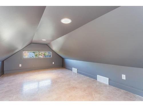 210 8 Avenue Nw, Calgary, AB - Indoor Photo Showing Other Room