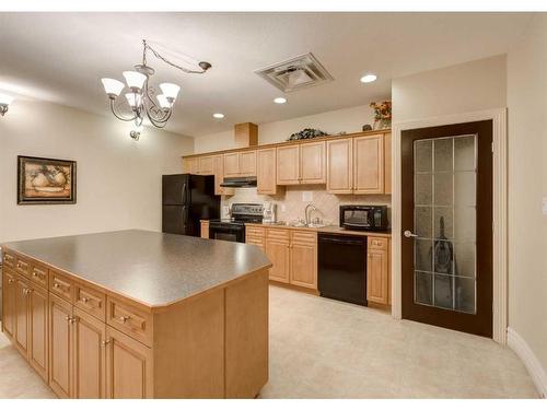 404-1726 14 Avenue Nw, Calgary, AB - Indoor Photo Showing Kitchen