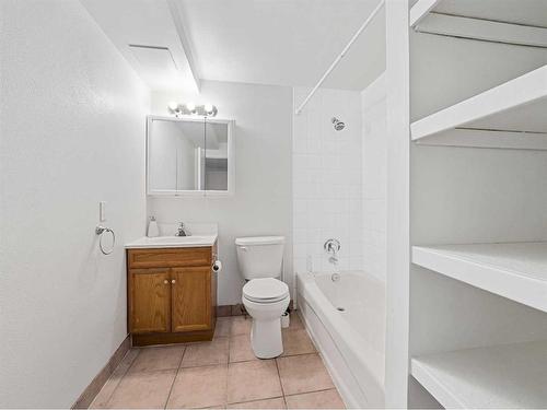 100 Shawbrooke Circle Sw, Calgary, AB - Indoor Photo Showing Bathroom